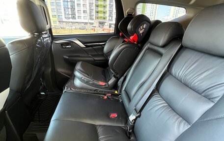 Mitsubishi Pajero Sport III рестайлинг, 2017 год, 3 150 000 рублей, 5 фотография