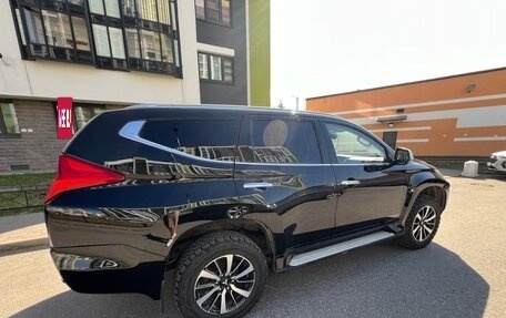 Mitsubishi Pajero Sport III рестайлинг, 2017 год, 3 150 000 рублей, 3 фотография
