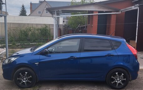 Hyundai Solaris II рестайлинг, 2011 год, 690 000 рублей, 6 фотография