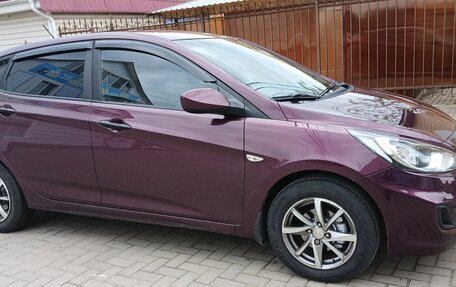Hyundai Solaris II рестайлинг, 2011 год, 810 000 рублей, 3 фотография