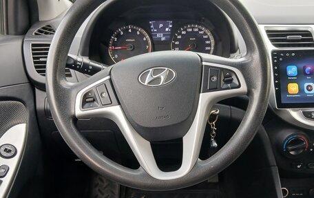 Hyundai Solaris II рестайлинг, 2011 год, 810 000 рублей, 8 фотография