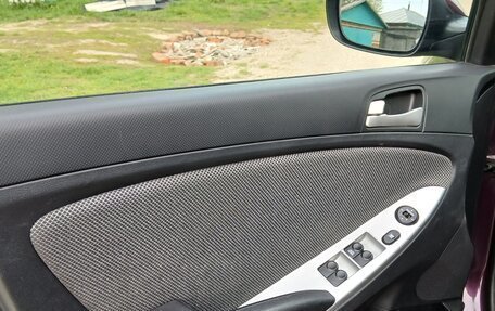 Hyundai Solaris II рестайлинг, 2011 год, 810 000 рублей, 10 фотография