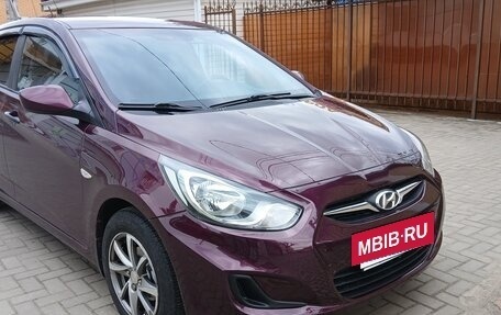 Hyundai Solaris II рестайлинг, 2011 год, 810 000 рублей, 4 фотография