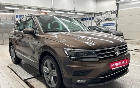 Volkswagen Tiguan II, 2017 год, 2 800 000 рублей, 3 фотография