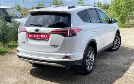 Toyota RAV4, 2015 год, 2 700 000 рублей, 4 фотография