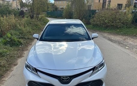 Toyota Camry, 2018 год, 2 350 000 рублей, 5 фотография