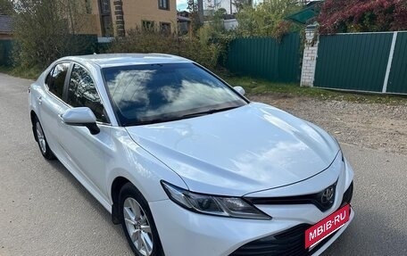 Toyota Camry, 2018 год, 2 350 000 рублей, 2 фотография