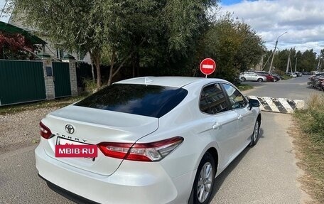 Toyota Camry, 2018 год, 2 350 000 рублей, 4 фотография