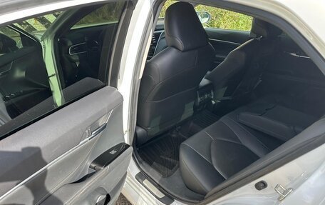 Toyota Camry, 2018 год, 2 350 000 рублей, 13 фотография