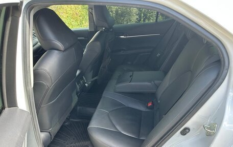 Toyota Camry, 2018 год, 2 350 000 рублей, 12 фотография