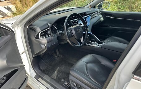 Toyota Camry, 2018 год, 2 350 000 рублей, 11 фотография