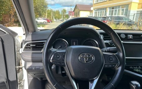 Toyota Camry, 2018 год, 2 350 000 рублей, 17 фотография