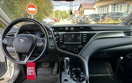 Toyota Camry, 2018 год, 2 350 000 рублей, 14 фотография