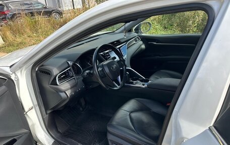 Toyota Camry, 2018 год, 2 350 000 рублей, 20 фотография