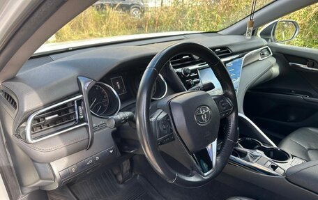 Toyota Camry, 2018 год, 2 350 000 рублей, 19 фотография