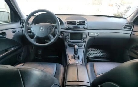 Mercedes-Benz E-Класс, 2003 год, 800 000 рублей, 8 фотография