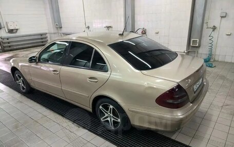 Mercedes-Benz E-Класс, 2003 год, 800 000 рублей, 15 фотография