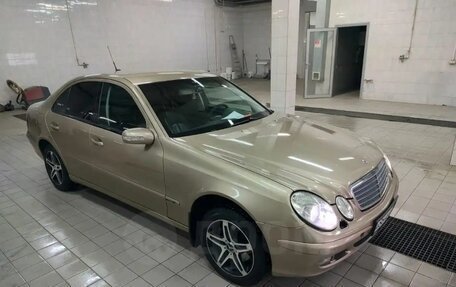 Mercedes-Benz E-Класс, 2003 год, 800 000 рублей, 17 фотография