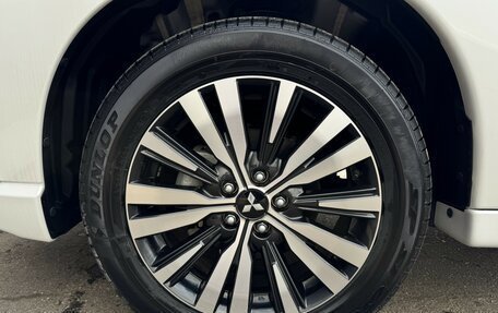 Mitsubishi Outlander III рестайлинг 3, 2022 год, 3 200 000 рублей, 8 фотография