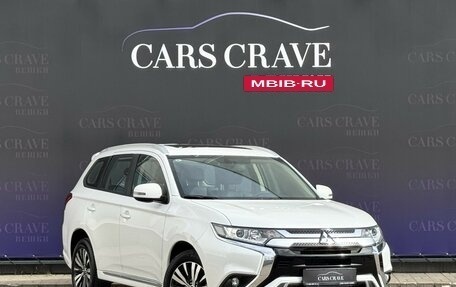 Mitsubishi Outlander III рестайлинг 3, 2022 год, 3 200 000 рублей, 4 фотография