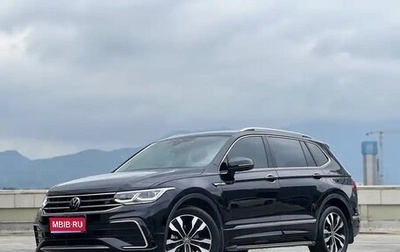 Volkswagen Tiguan II, 2021 год, 2 475 000 рублей, 1 фотография
