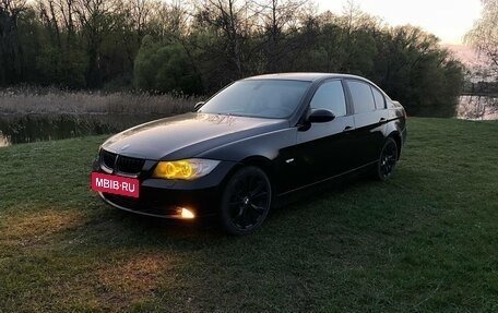 BMW 3 серия, 2005 год, 800 000 рублей, 2 фотография
