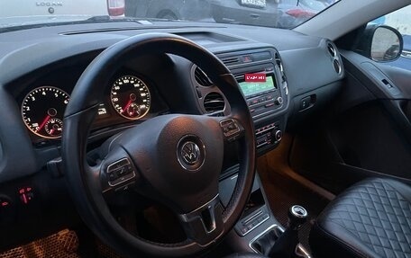 Volkswagen Tiguan I, 2011 год, 935 000 рублей, 2 фотография