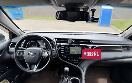 Toyota Camry, 2019 год, 1 850 000 рублей, 8 фотография
