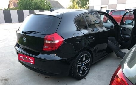 BMW 1 серия, 2011 год, 990 000 рублей, 2 фотография