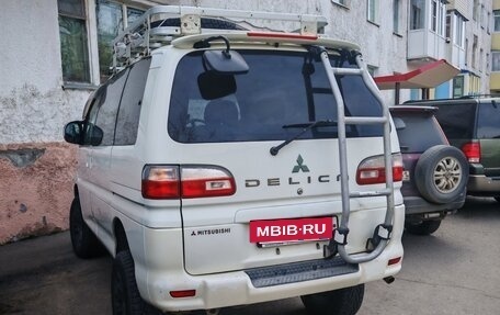 Mitsubishi Delica IV, 2001 год, 1 799 000 рублей, 3 фотография