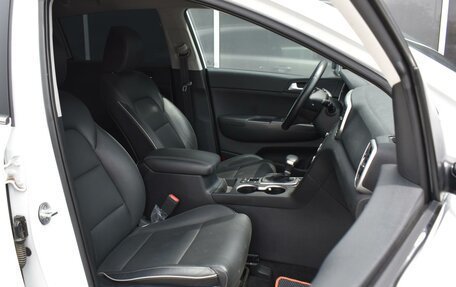 KIA Sportage IV рестайлинг, 2020 год, 3 020 000 рублей, 8 фотография
