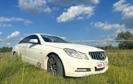 Mercedes-Benz E-Класс, 2011 год, 1 550 000 рублей, 2 фотография