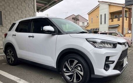 Toyota Raize I, 2022 год, 1 215 000 рублей, 2 фотография