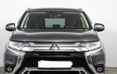 Mitsubishi Outlander III рестайлинг 3, 2019 год, 2 100 000 рублей, 1 фотография