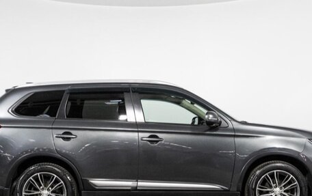 Mitsubishi Outlander III рестайлинг 3, 2019 год, 2 100 000 рублей, 2 фотография