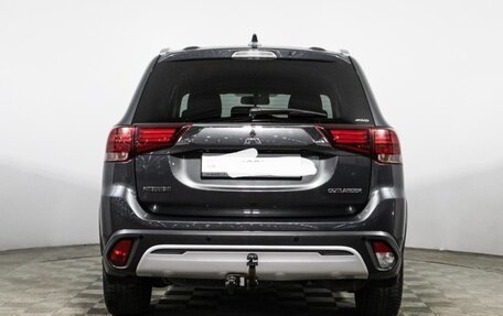 Mitsubishi Outlander III рестайлинг 3, 2019 год, 2 100 000 рублей, 3 фотография