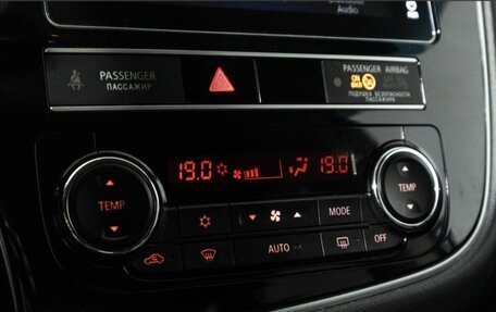Mitsubishi Outlander III рестайлинг 3, 2019 год, 2 100 000 рублей, 8 фотография