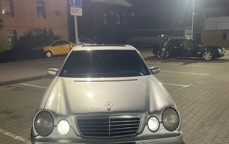 Mercedes-Benz E-Класс, 2000 год, 350 000 рублей, 4 фотография