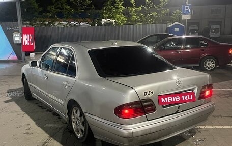 Mercedes-Benz E-Класс, 2000 год, 350 000 рублей, 5 фотография