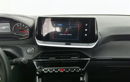 Peugeot 2008 II, 2022 год, 1 230 000 рублей, 14 фотография