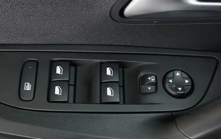 Peugeot 2008 II, 2022 год, 1 230 000 рублей, 16 фотография
