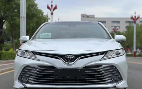 Toyota Camry, 2020 год, 2 200 000 рублей, 2 фотография