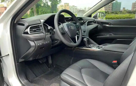 Toyota Camry, 2020 год, 2 200 000 рублей, 4 фотография