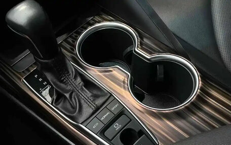 Toyota Camry, 2020 год, 2 200 000 рублей, 6 фотография
