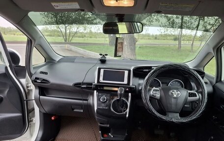 Toyota Wish II, 2012 год, 1 560 000 рублей, 7 фотография