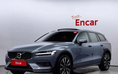 Volvo V60 Cross Country II, 2022 год, 3 430 000 рублей, 1 фотография