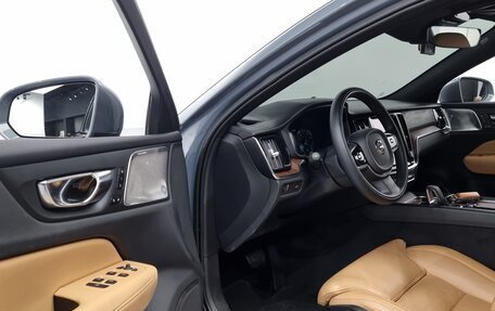 Volvo V60 Cross Country II, 2022 год, 3 430 000 рублей, 12 фотография