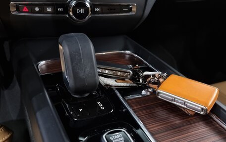 Volvo V60 Cross Country II, 2022 год, 3 430 000 рублей, 8 фотография