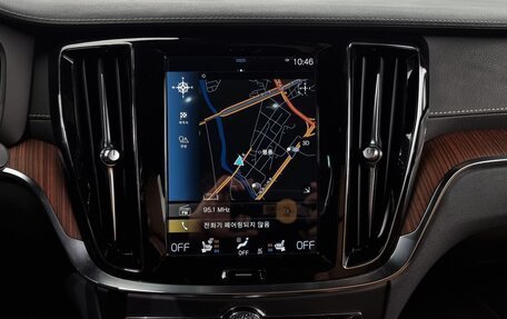 Volvo V60 Cross Country II, 2022 год, 3 430 000 рублей, 15 фотография