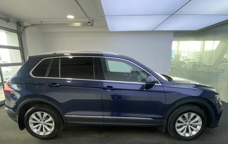 Volkswagen Tiguan II, 2017 год, 2 399 000 рублей, 5 фотография